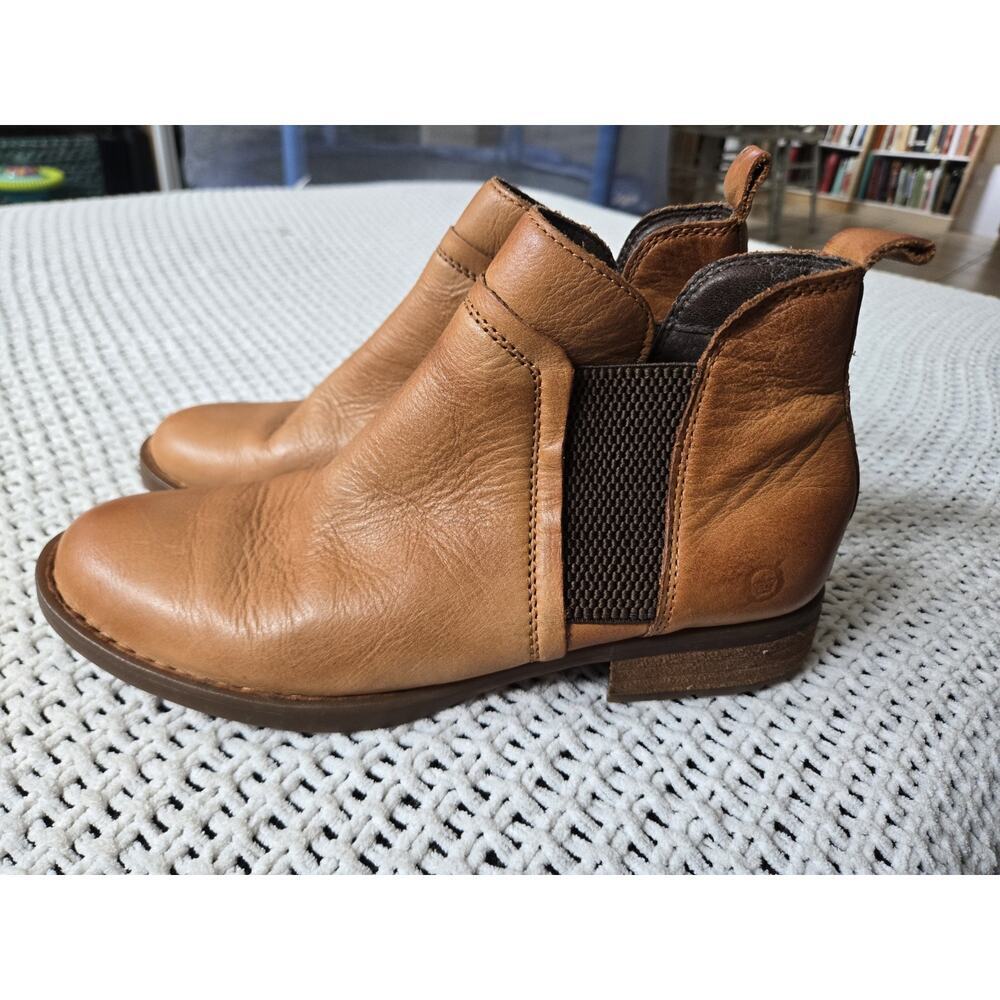 Born Brenta II Chelsea Bootie Wheat Brown Leather Size 7.5 M